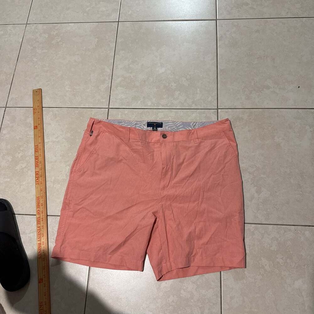 Margaritaville Men's Coral Casual Shorts Size 40 with Palm Tree Button - Picture 2 of 4